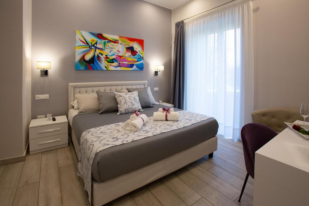 Royal Gardens Bed & Breakfast Caserta Ngoại thất bức ảnh