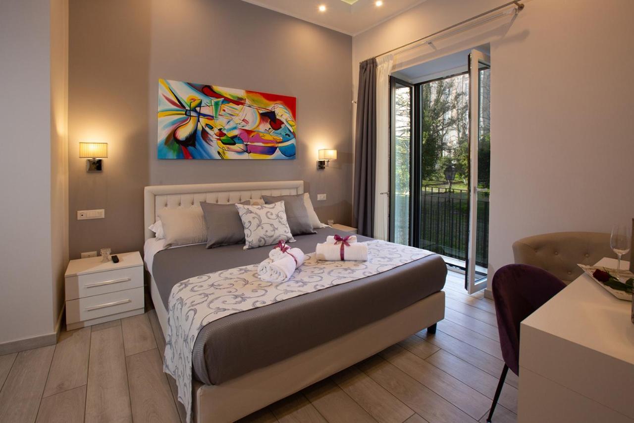 Royal Gardens Bed & Breakfast Caserta Ngoại thất bức ảnh