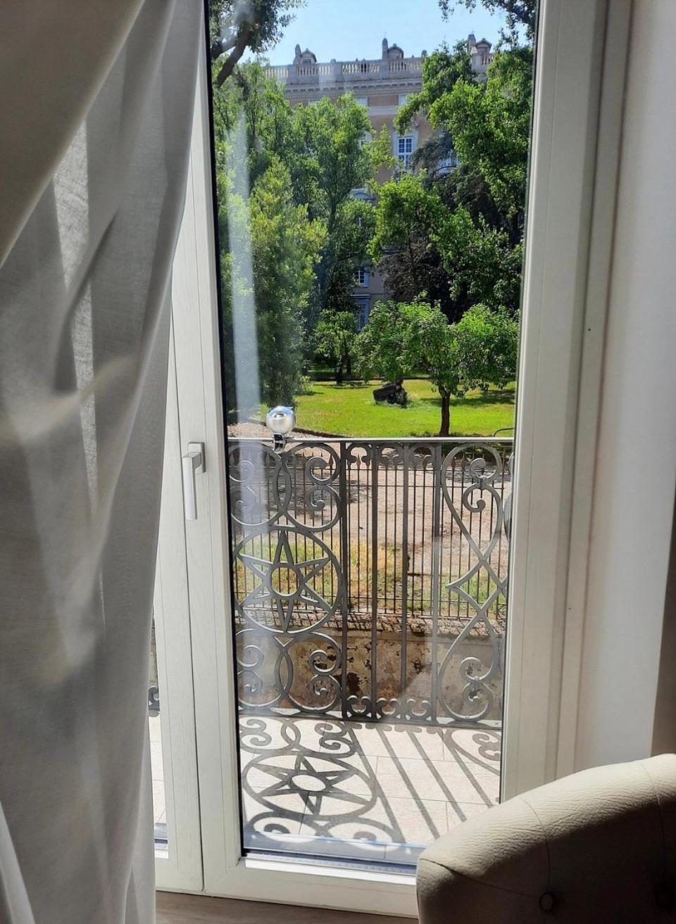Royal Gardens Bed & Breakfast Caserta Ngoại thất bức ảnh